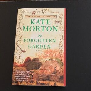 Kate Morton Paperback - The Forgotten Garden Novel
